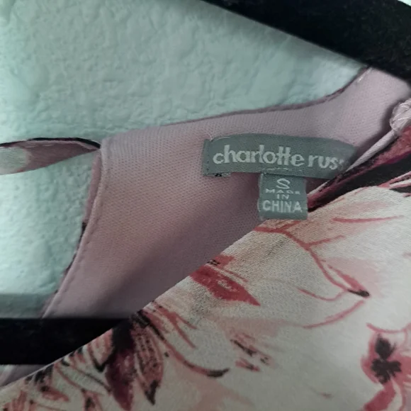 Charlotte Russe Lavender Floral Blouse - Picture 6 of 10